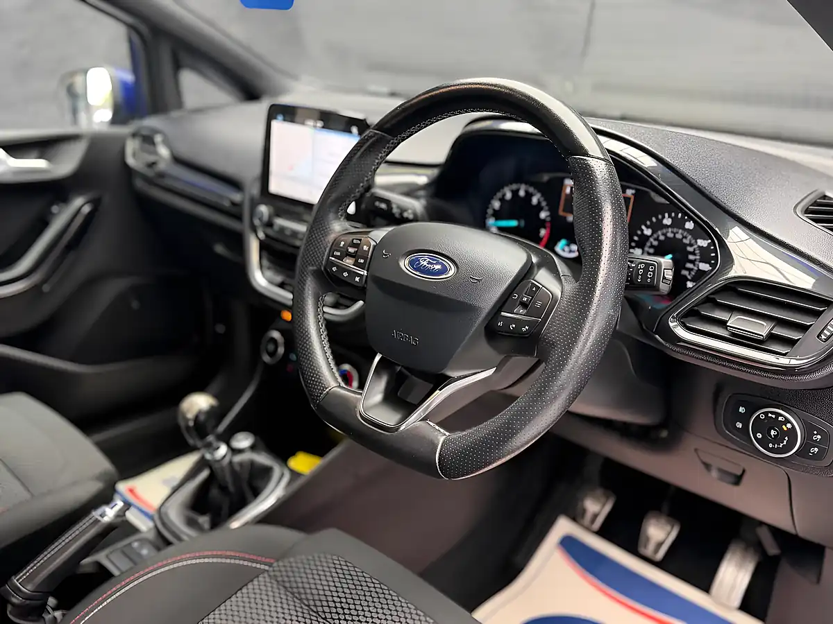 Used 2017 Ford Fiesta ST-Line Blue - Interior and Exterior details 11