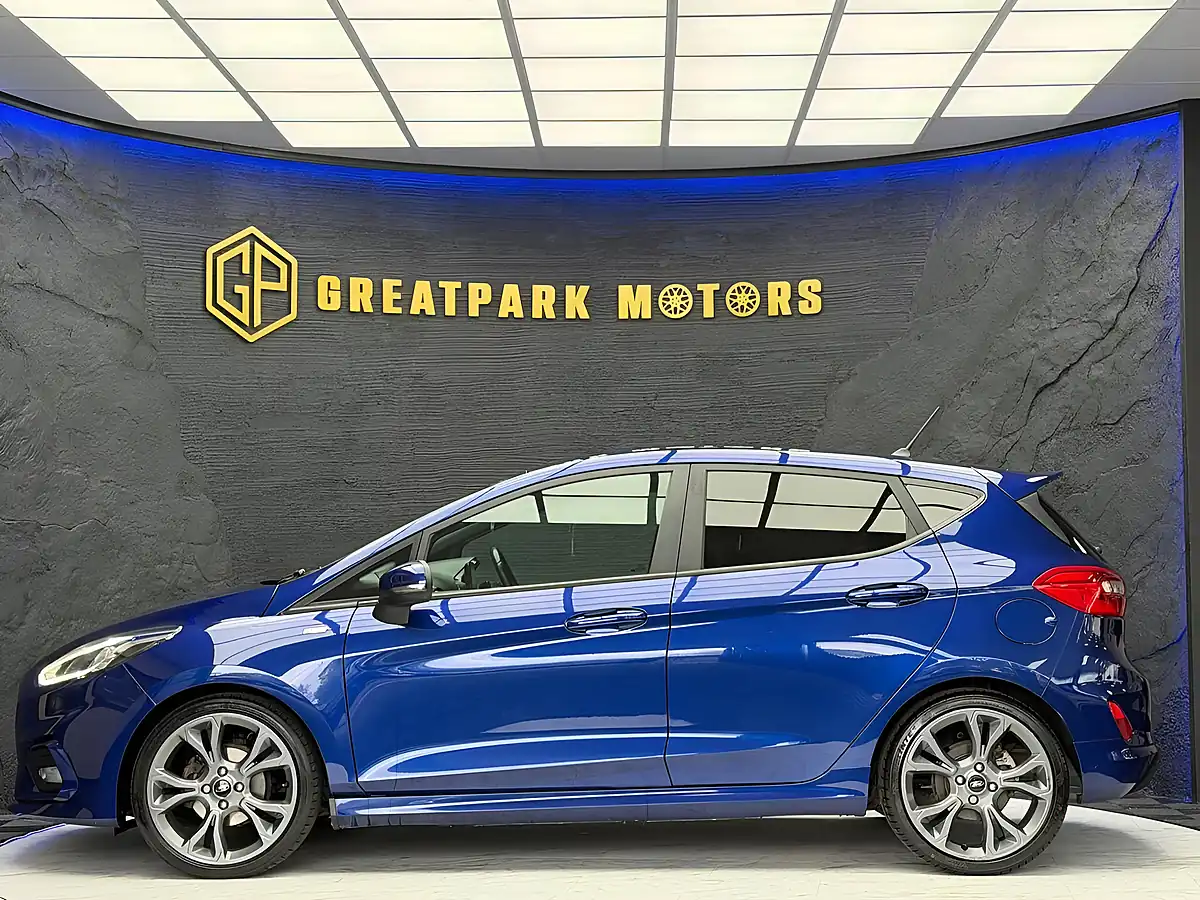 Used 2017 Ford Fiesta ST-Line Blue - Interior and Exterior details 8