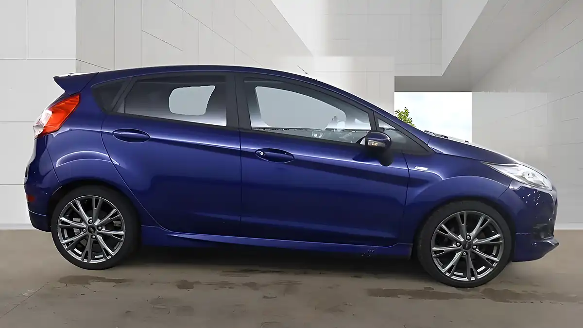 Used 2017 Ford Fiesta ST-Line Blue - Interior and Exterior details 6