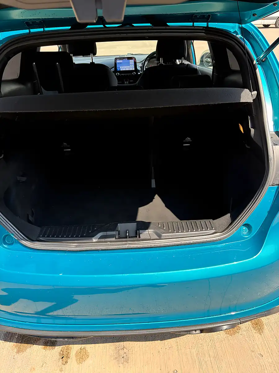 Used 2017 Ford Fiesta ST-Line Blue - Interior and Exterior details 8