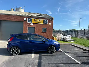 Used 2017 Ford Fiesta ST-Line Blue - Interior and Exterior details 6