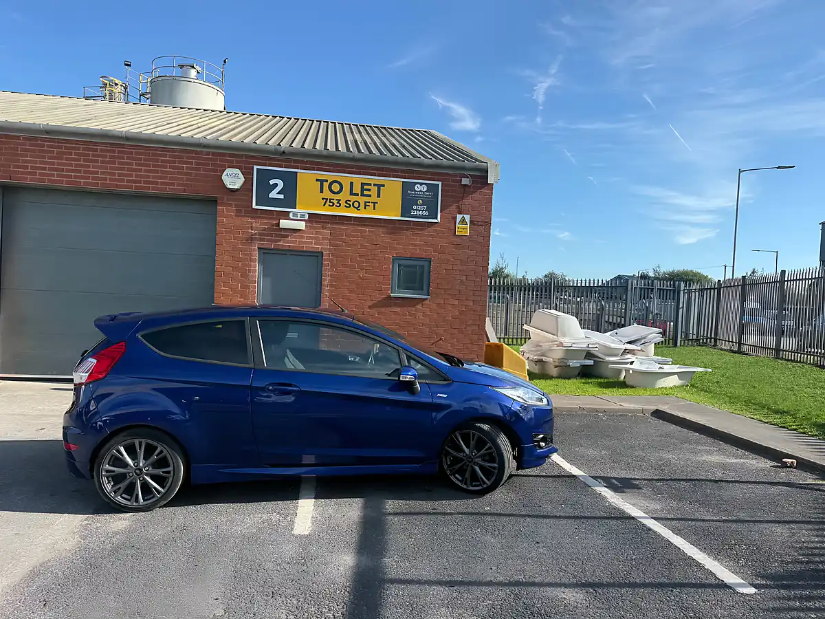 Used 2017 Ford Fiesta ST-Line Blue - Interior and Exterior details 6