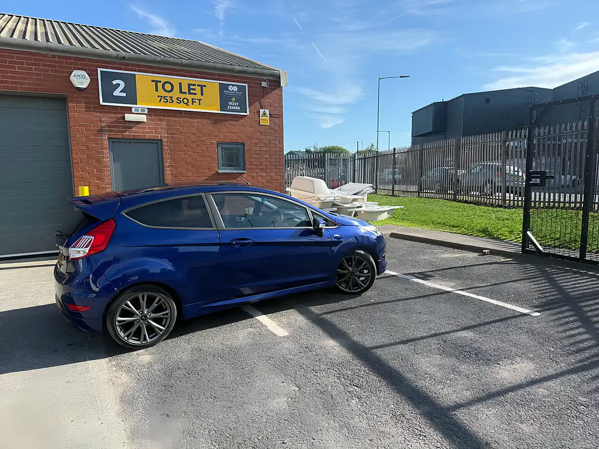Used 2017 Ford Fiesta ST-Line Blue - Interior and Exterior details 8