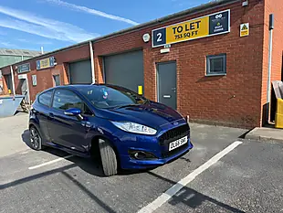 Used 2017 Ford Fiesta ST-Line Blue - Interior and Exterior details 9