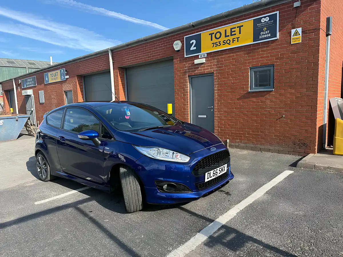Used 2017 Ford Fiesta ST-Line Blue - Interior and Exterior details 9