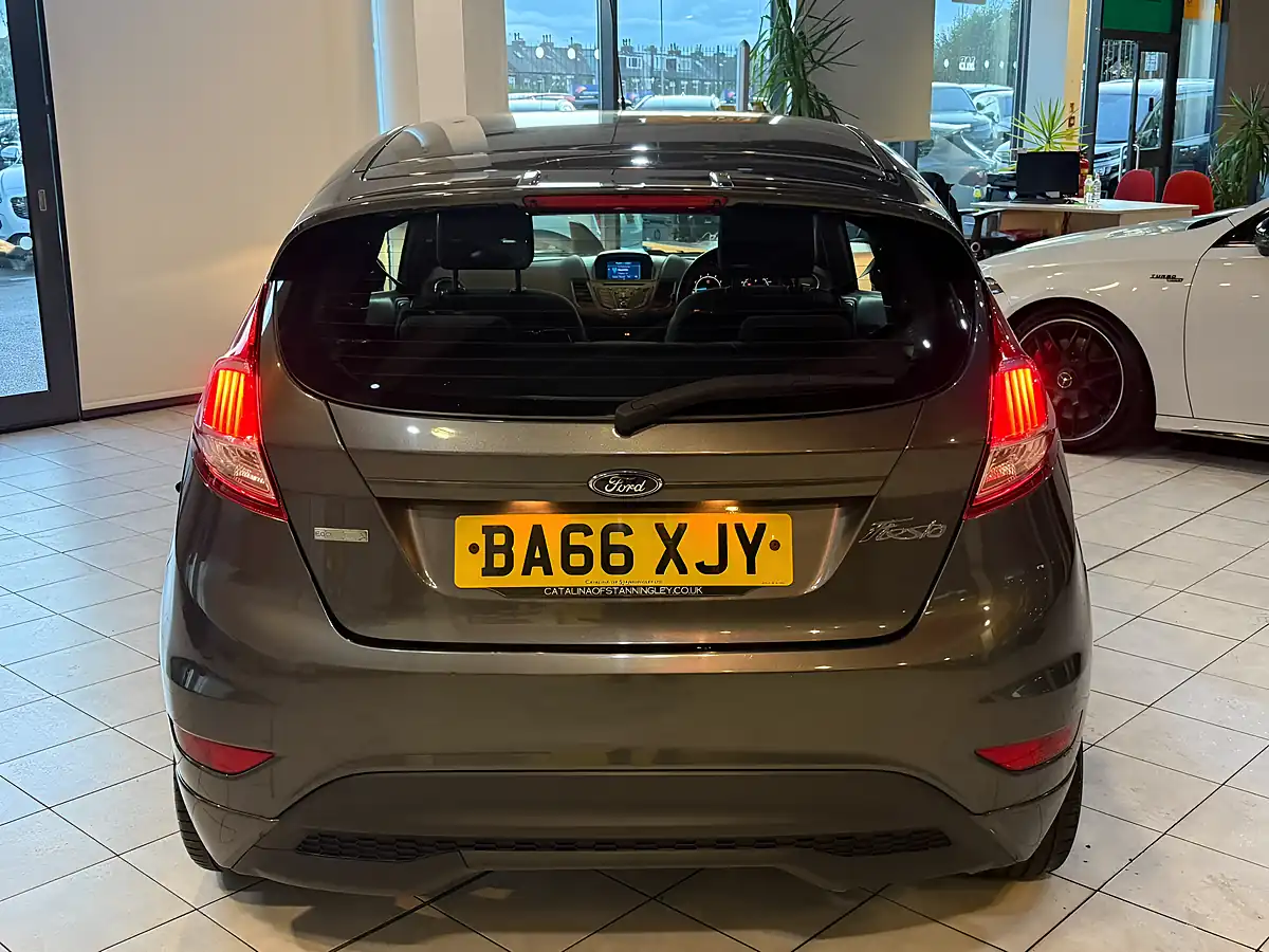 Used 2017 Ford Fiesta ST-Line Grey - Interior and Exterior details 10