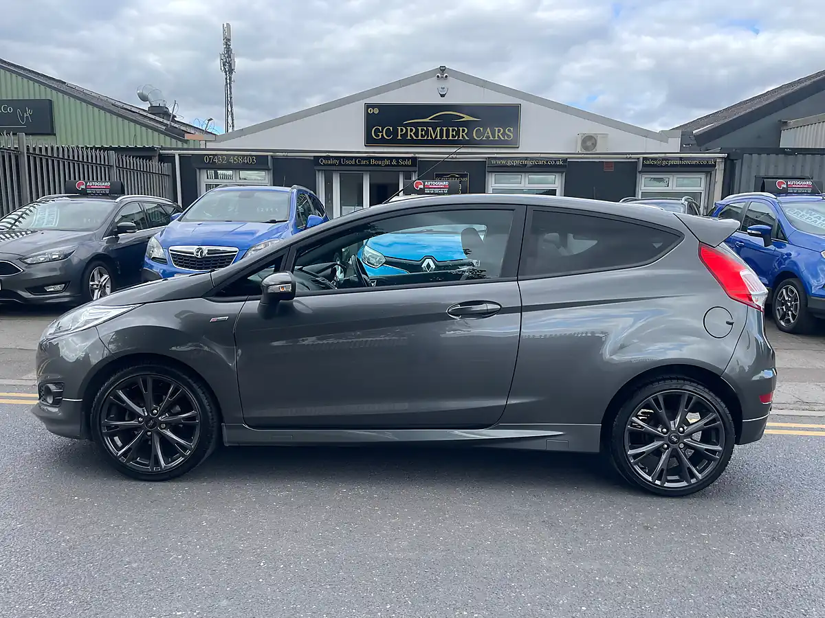 Used 2017 Ford Fiesta ST-Line Grey - Interior and Exterior details 4
