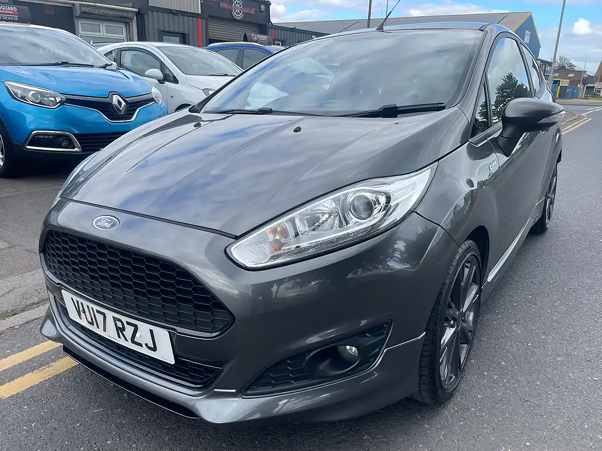 Used 2017 Ford Fiesta ST-Line Grey - Interior and Exterior details 5