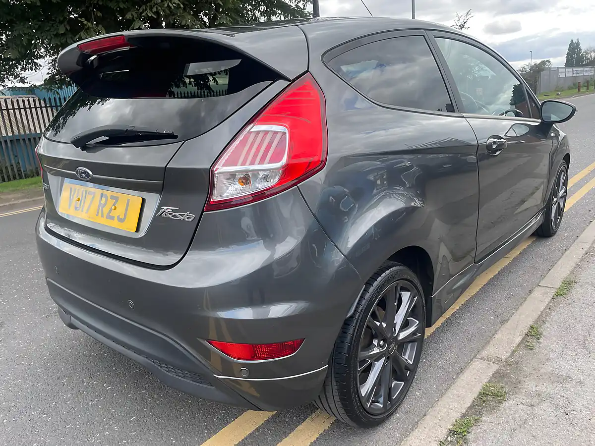 Used 2017 Ford Fiesta ST-Line Grey - Interior and Exterior details 9