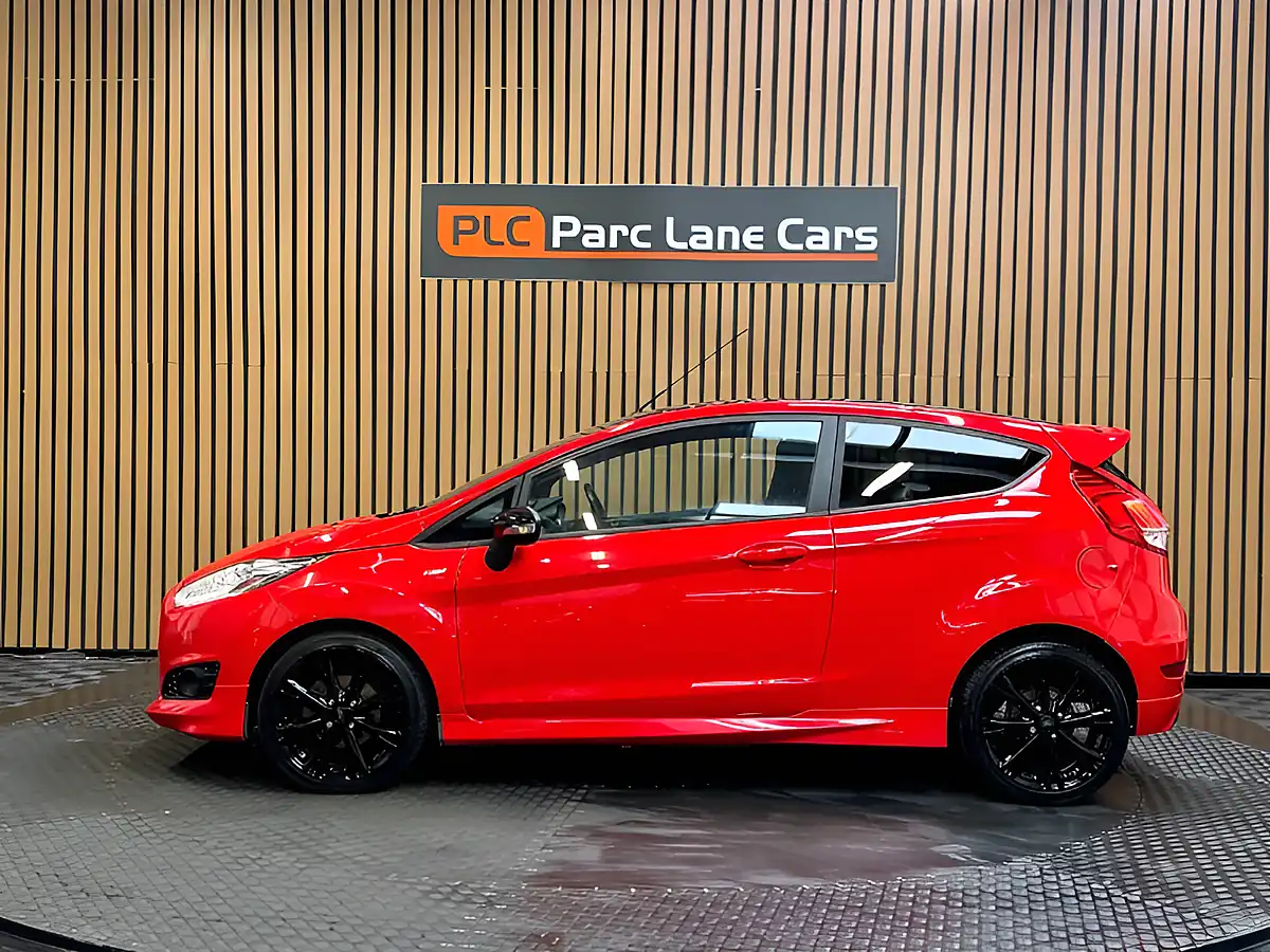 Used 2017 Ford Fiesta ST-Line Race Red - Interior and Exterior details 6