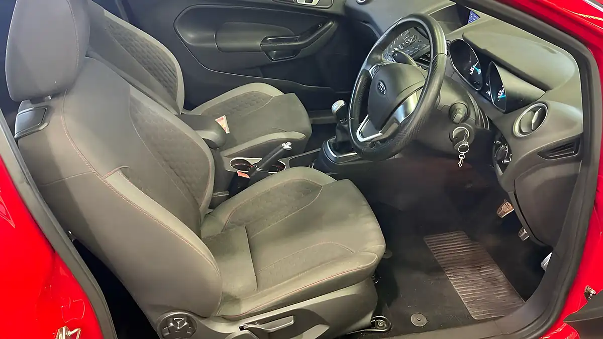Used 2017 Ford Fiesta ST-Line Red - Interior and Exterior details 10