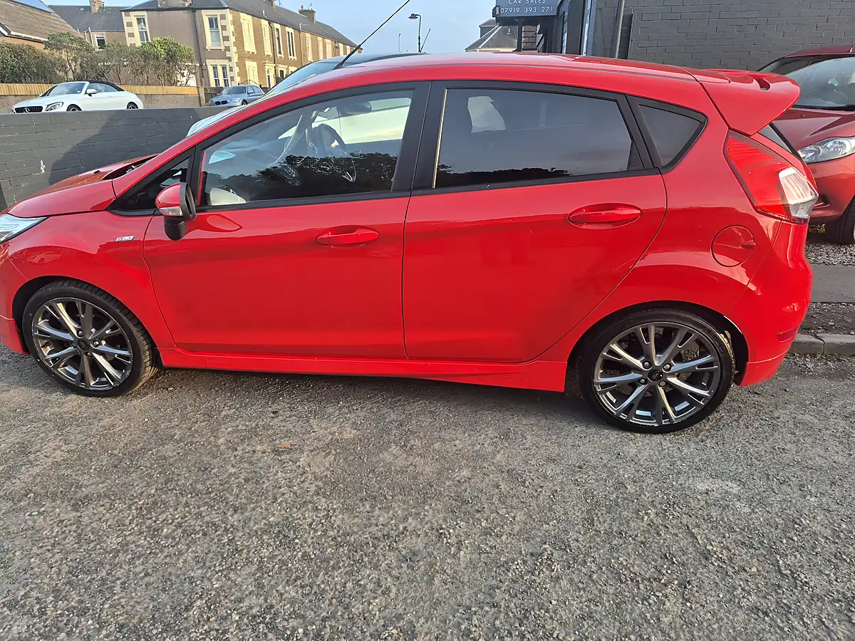 Used 2017 Ford Fiesta ST-Line Red - Interior and Exterior details 3