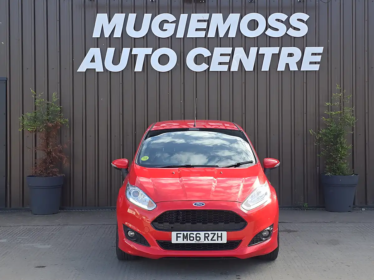 Used 2017 Ford Fiesta ST-Line Red - Interior and Exterior details 3
