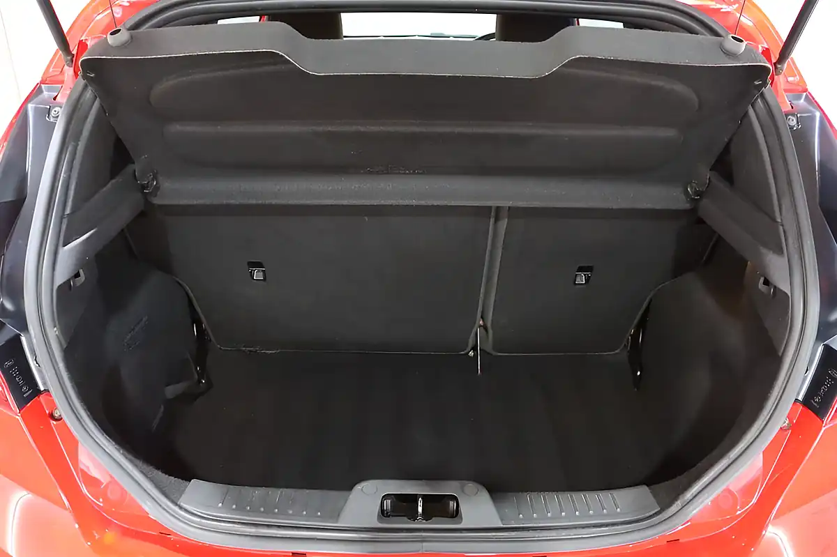 Used 2017 Ford Fiesta ST-Line Red - Interior and Exterior details 14