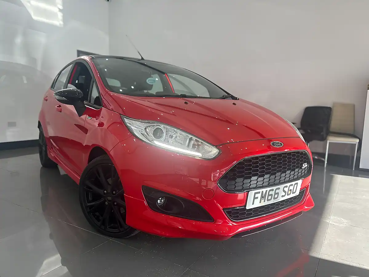 Used 2017 Ford Fiesta ST-Line Red - Interior and Exterior details 8