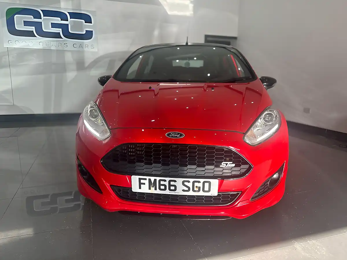Used 2017 Ford Fiesta ST-Line Red - Interior and Exterior details 9
