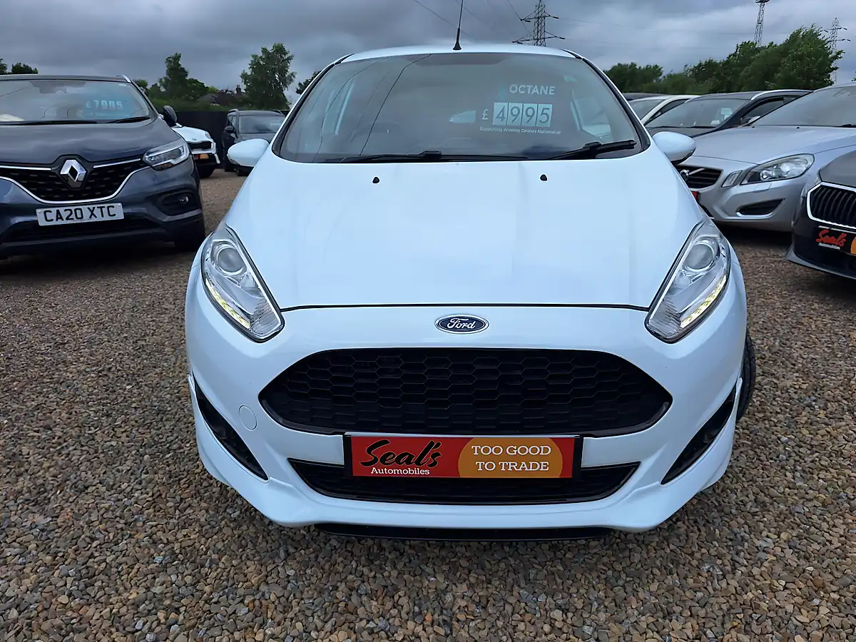Used 2017 Ford Fiesta ST-Line White - Interior and Exterior details 11