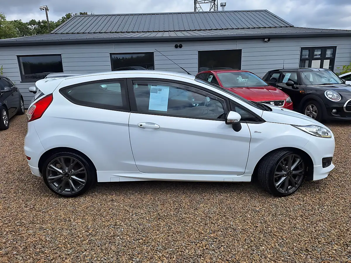 Used 2017 Ford Fiesta ST-Line White - Interior and Exterior details 19
