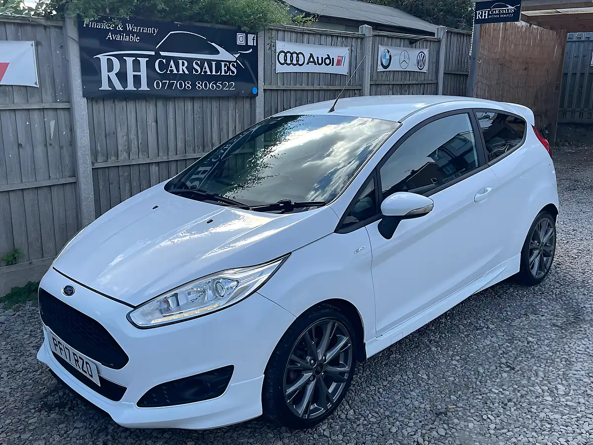 Used 2017 Ford Fiesta ST-Line White - Front View