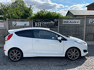 Used 2017 Ford Fiesta ST-Line White - Interior and Exterior details 10