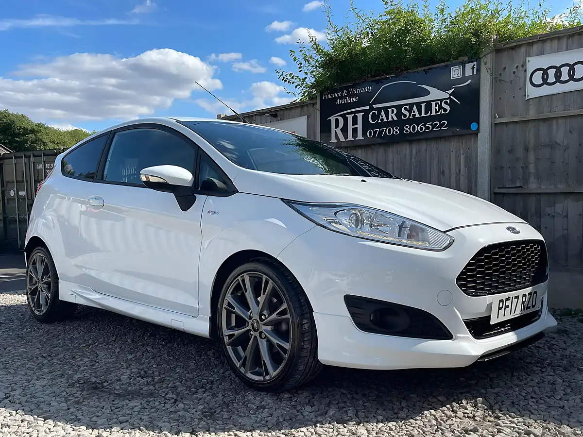 Used 2017 Ford Fiesta ST-Line White - Interior and Exterior details 11