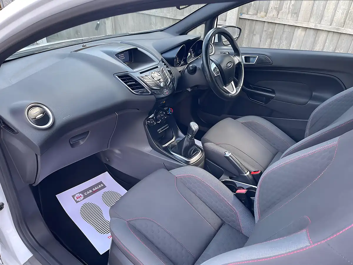 Used 2017 Ford Fiesta ST-Line White - Interior and Exterior details 12