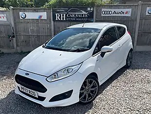 Used 2017 Ford Fiesta ST-Line White - Interior and Exterior details 14