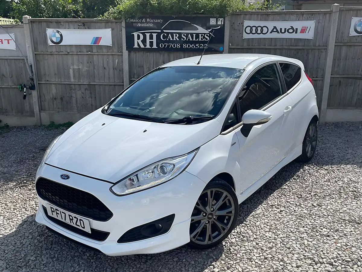 Used 2017 Ford Fiesta ST-Line White - Interior and Exterior details 14
