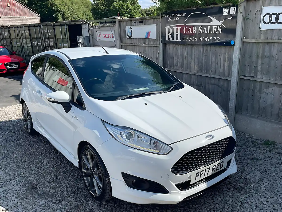 Used 2017 Ford Fiesta ST-Line White - Interior and Exterior details 15