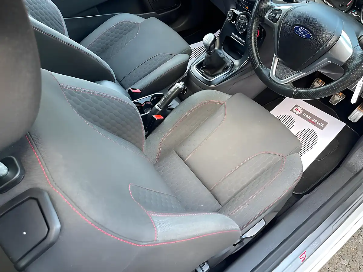 Used 2017 Ford Fiesta ST-Line White - Interior and Exterior details 3