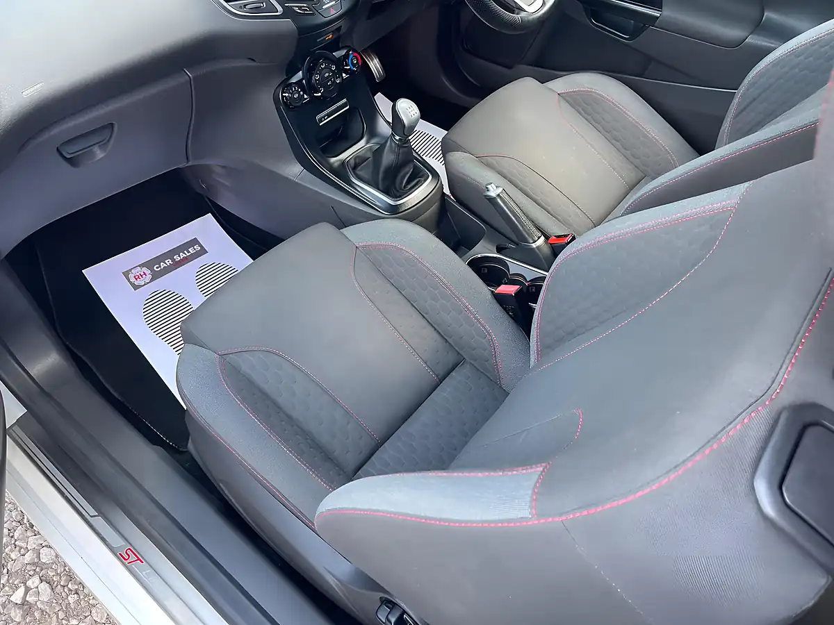 Used 2017 Ford Fiesta ST-Line White - Interior and Exterior details 5
