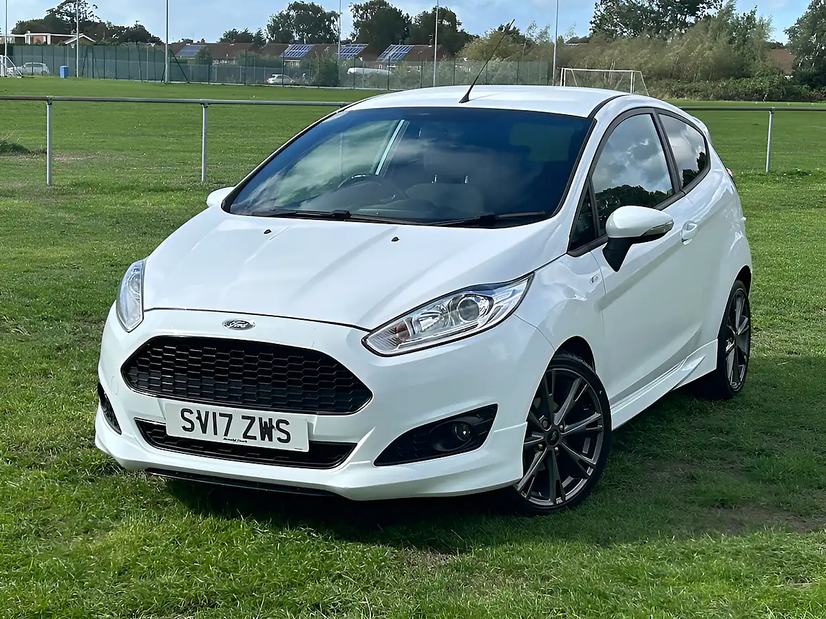 Used 2017 Ford Fiesta ST-Line White - Front View