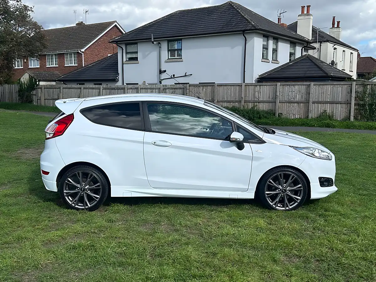 Used 2017 Ford Fiesta ST-Line White - Interior and Exterior details 3