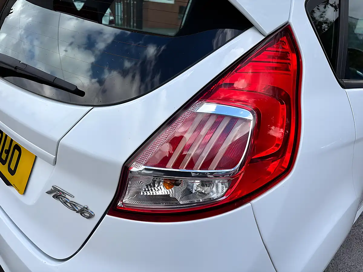 Used 2017 Ford Fiesta ST-Line White - Interior and Exterior details 19
