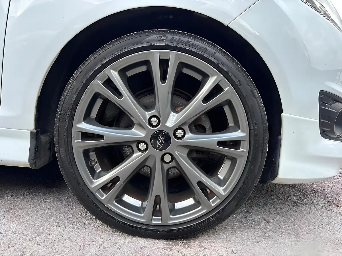 Used 2017 Ford Fiesta ST-Line White - Interior and Exterior details 20