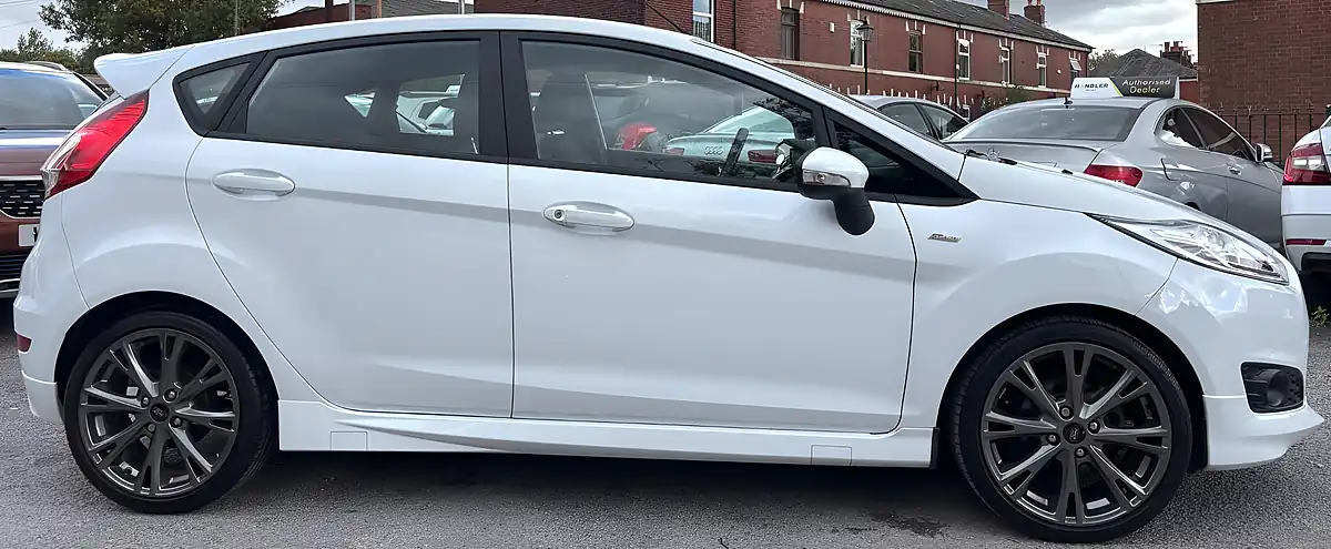 Used 2017 Ford Fiesta ST-Line White - Interior and Exterior details 9