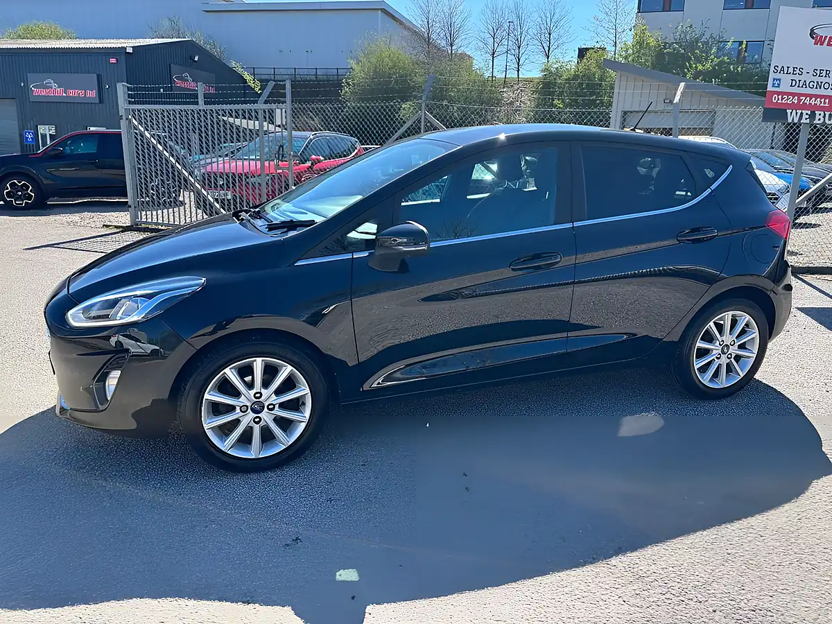 Used 2017 Ford Fiesta Titanium Black - Interior and Exterior details 16