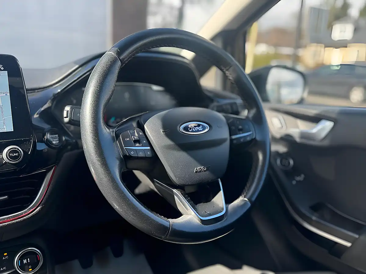 Used 2017 Ford Fiesta Titanium Black - Interior and Exterior details 17