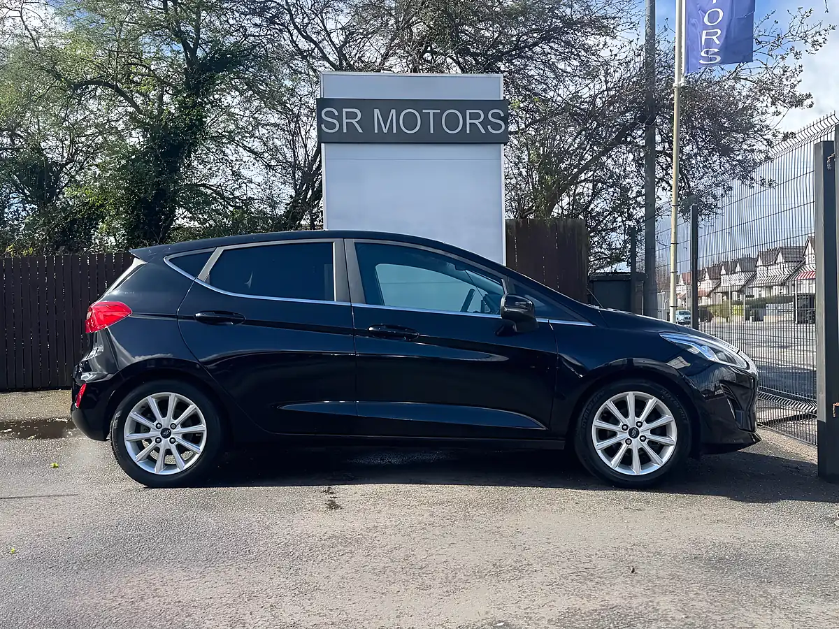 Used 2017 Ford Fiesta Titanium Black - Interior and Exterior details 7