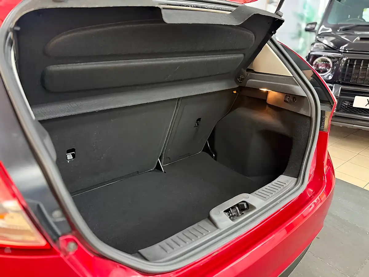 Used 2017 Ford Fiesta Titanium Red - Interior and Exterior details 19