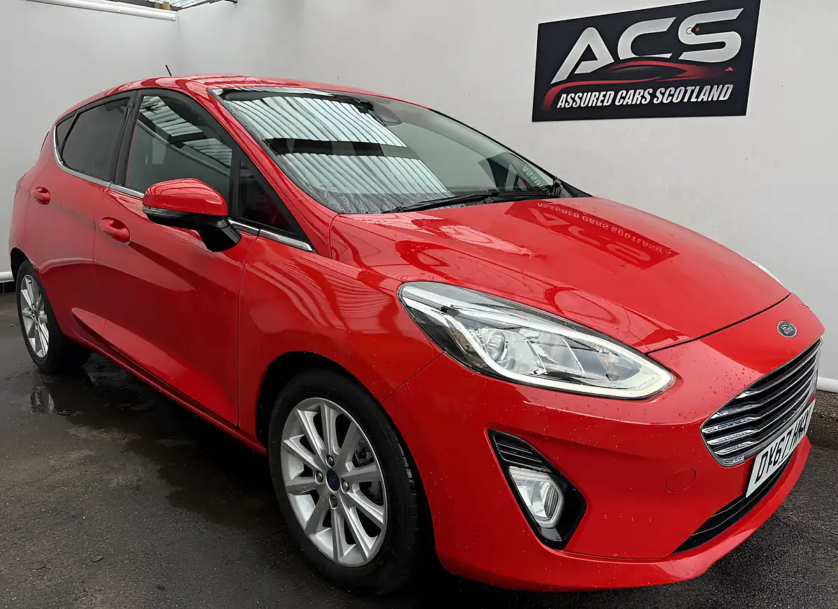 Used 2017 Ford Fiesta Titanium Red - Front View