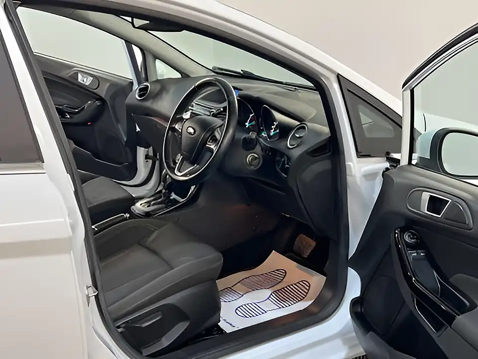 Used 2017 Ford Fiesta Titanium White - Interior and Exterior details 11
