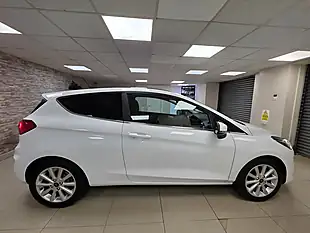 Used 2017 Ford Fiesta Titanium White - Interior and Exterior details 11