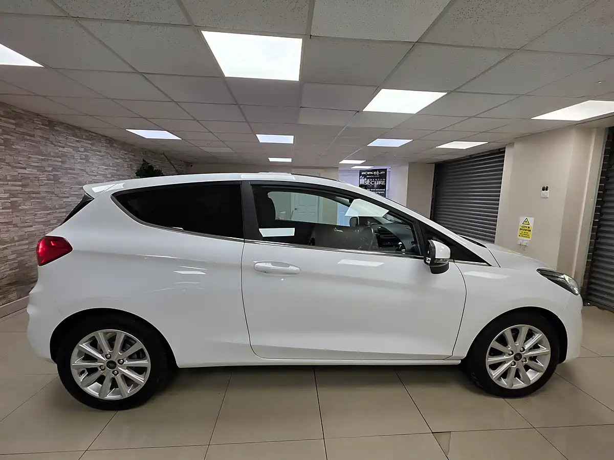 Used 2017 Ford Fiesta Titanium White - Interior and Exterior details 11