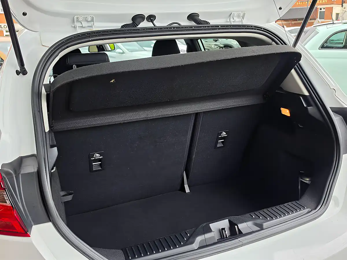 Used 2017 Ford Fiesta Titanium White - Interior and Exterior details 15