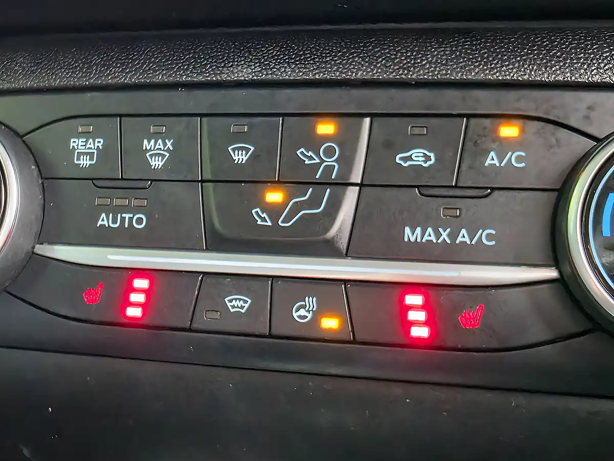 Used 2017 Ford Fiesta Titanium White - Interior and Exterior details 18