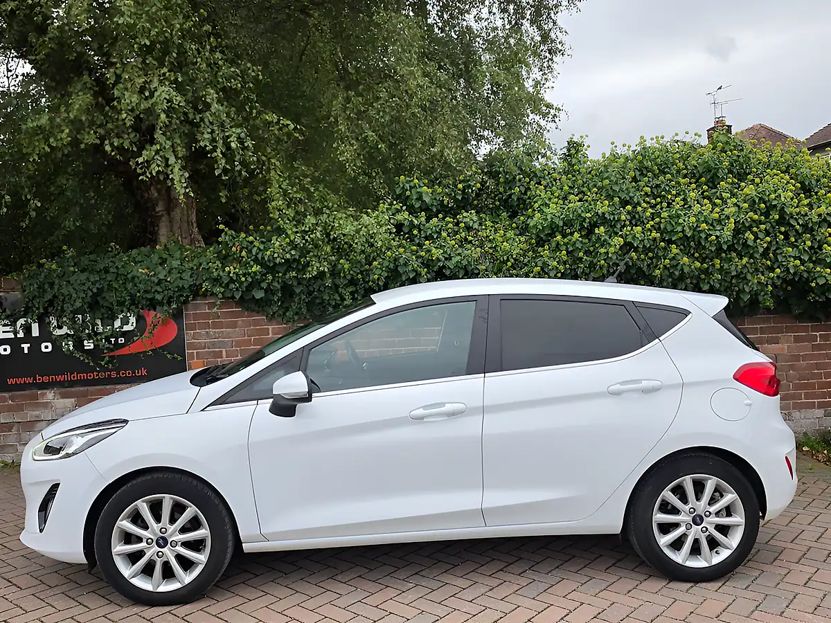Used 2017 Ford Fiesta Titanium White - Interior and Exterior details 4