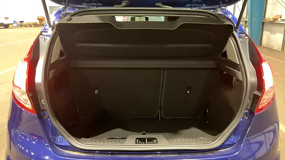 Used 2017 Ford Fiesta Titanium X Blue - Interior and Exterior details 9