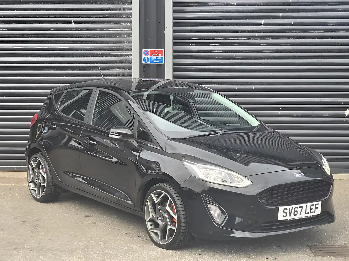 Used 2017 Ford Fiesta Zetec Black - Front View