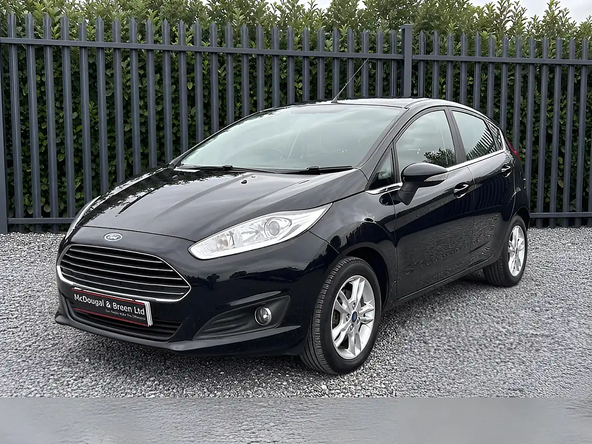 Used 2017 Ford Fiesta Zetec Black - Front View